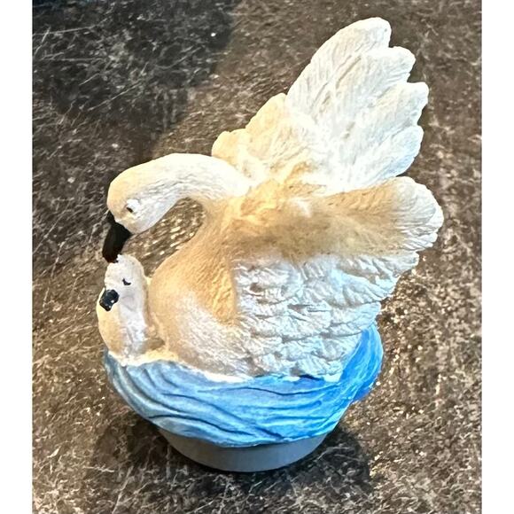 VTG Musical Animated Angel & Swan Sculpture Classic Angels We Have Heard on High - Picture 5 of 6